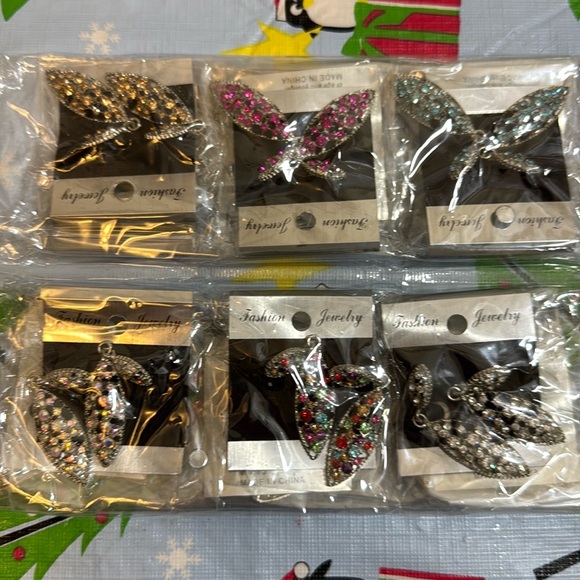 Mix and Match 5/$10 Boutique Earrings: Studs or Dangling - Picture 6 of 8